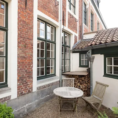 Bed & Breakfast Door 10