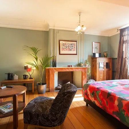 Door 10 Bed & Breakfast 4*