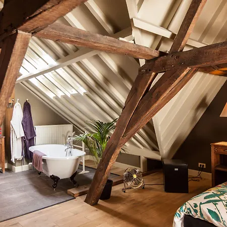 Bed and Breakfast Door 10