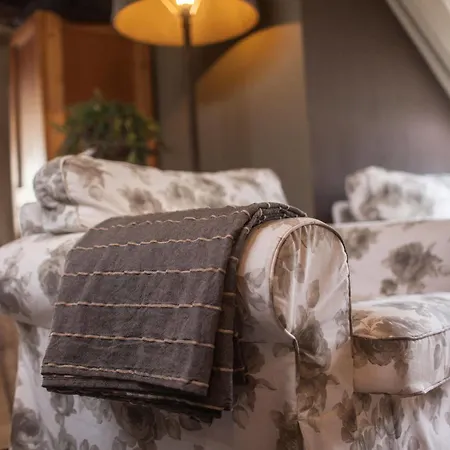 Door 10 Bed and Breakfast Γάνδη