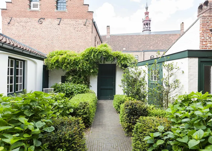 Bed & Breakfast Door 10 4*