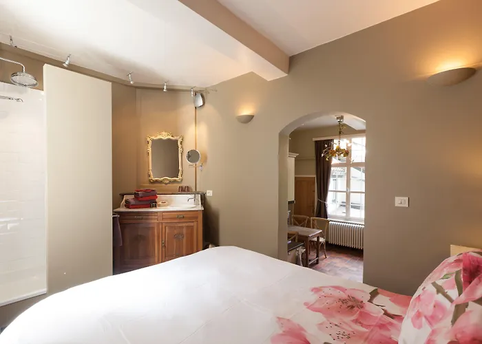 ベッド・アンド・ブレックファスト Door 10 4*