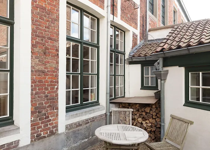 Bed & Breakfast Door 10