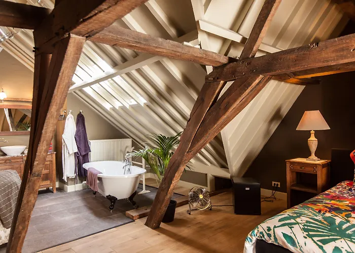 ベッド・アンド・ブレックファスト Door 10